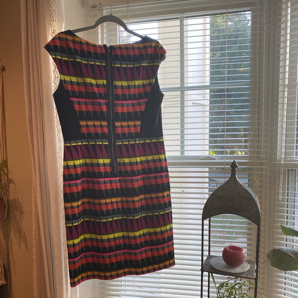 Colorful Dress. Size 12 - Picture 4 of 7